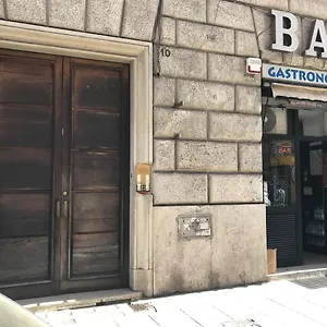 - Monti ** Róma
